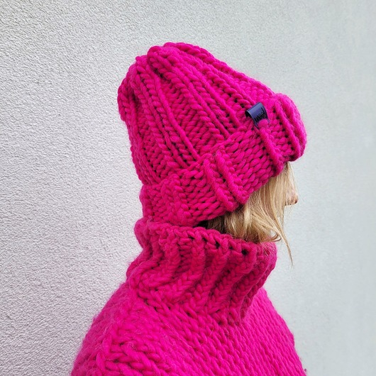 czapki damskie Czapka z wełny peruwiańskiej HOT PINK