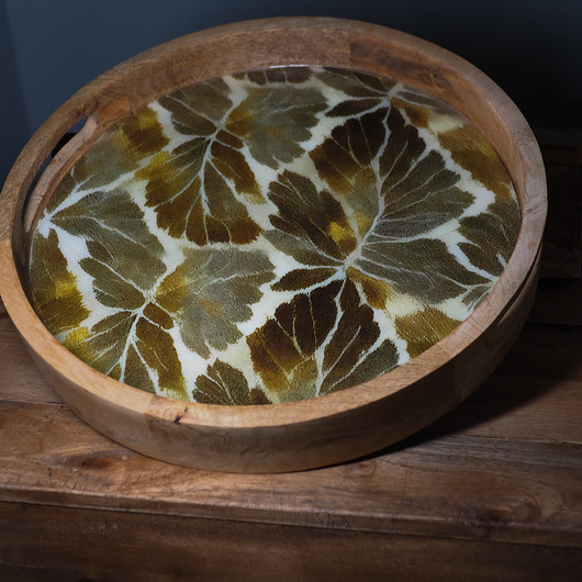 deski do krojenia i tace Taca z drewna mango emaliowana w jesienne liście