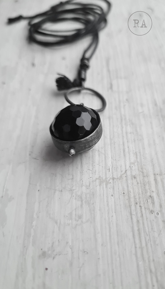 wisiory Srebrny naszyjnik onyks MAGIC BALL