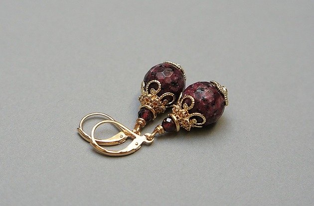 kolczyki z kamieniami Kolczyki Jajeczka Faberge Burgund /19-11-24/