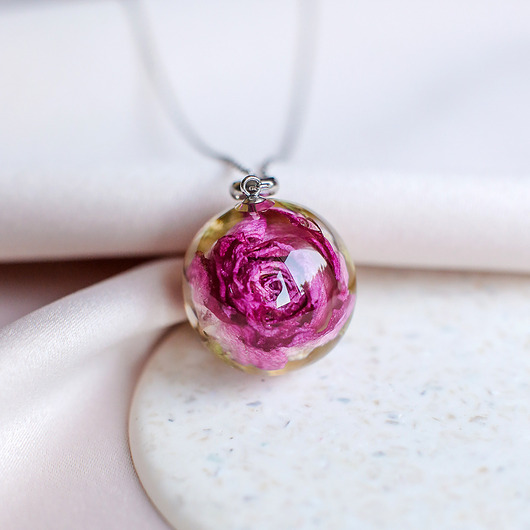 wisiory Wisiorek z różą