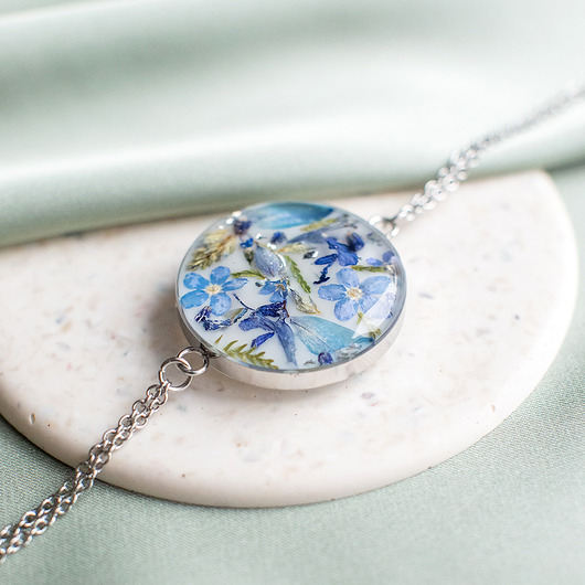 bransoletki z żywicy Bransoletka z kompozycją kwiatową