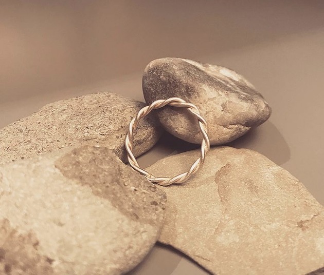 Minimalistyczny srebrny pierścionek "Helisa" metalove_hm