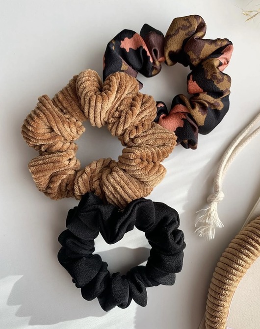 gumki do włosów Zestaw 3 scrunchies do włosów - jedwabna mini Black Silk, Hazelnut & Lisbon