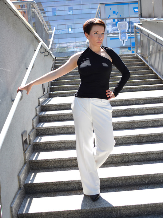 BLUZKA ASYMETRYCZNA by momo momo fashion