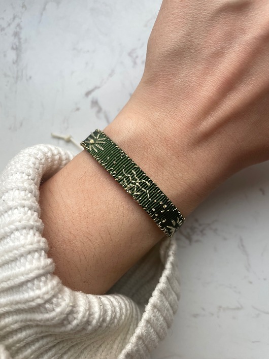 bransoletki na sznurku Haftowana bransoletka EARTH