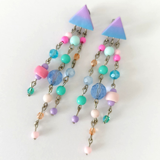 kolczyki z masy plastycznej Pastelowe fioletowe długie kolczyki z koralikami