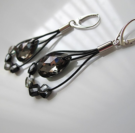 kryształ Swarovski na rzemieniach Black Diamond