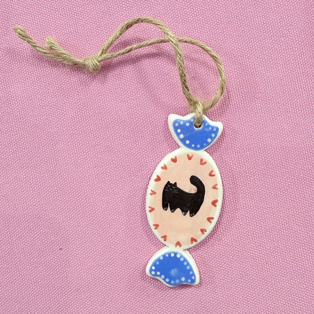 ozdoby choinkowe Ceramiczna zawieszka na choinkę Kotek bombka