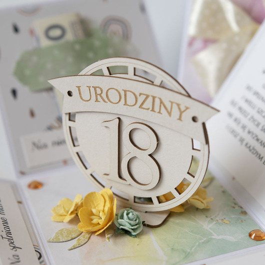 kartki scrapbooking 18 urodziny, exploding box, kartka 3d osiemnastka