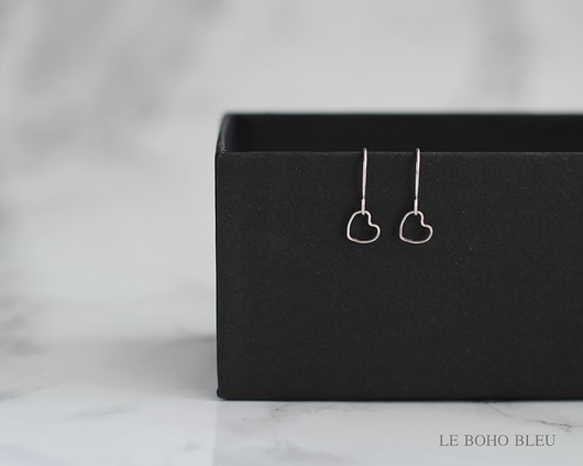 Minimalist Heart Earrings in Silver Le Boho Bleu