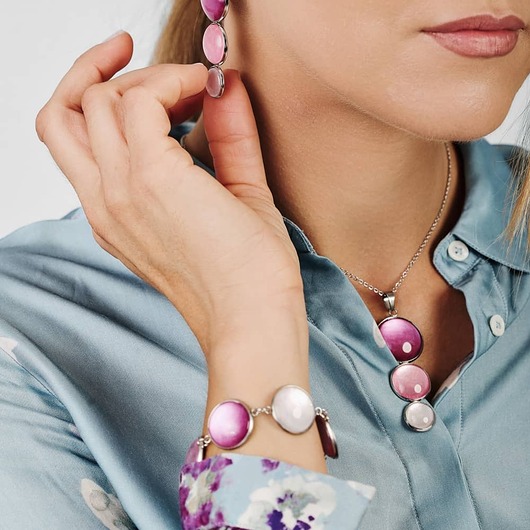 wisiory Potrójny wisiorek o perłowym blasku e26/m27