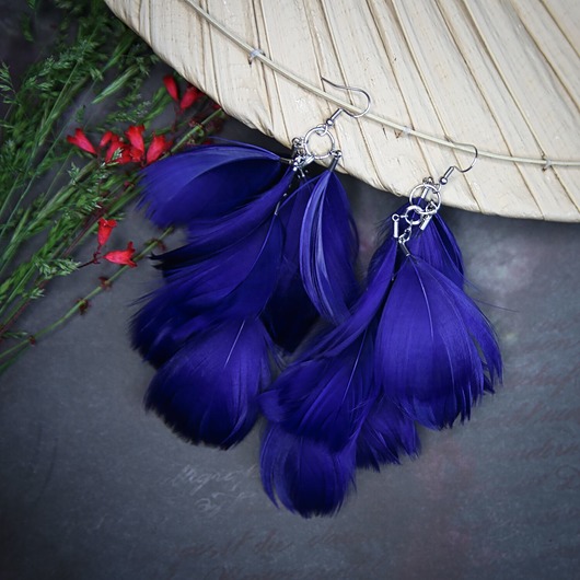 kolczyki z piórami Granatowe - długie kolczyki z piórami, srebro