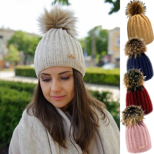 czapki damskie Brenda czapka z naturalnym pomponem w różnych kolorach -K La Vitta