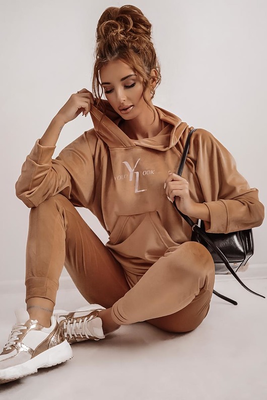 komplety damskie Miękki dres welurowy - karmel