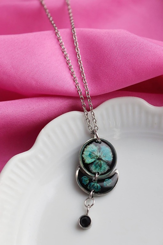 wisiory Naszyjnik z turkusową gipsówką