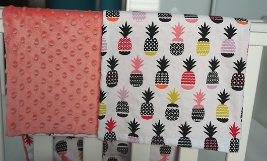 Kocyk ananasy różowy 75x100 Nukko Design