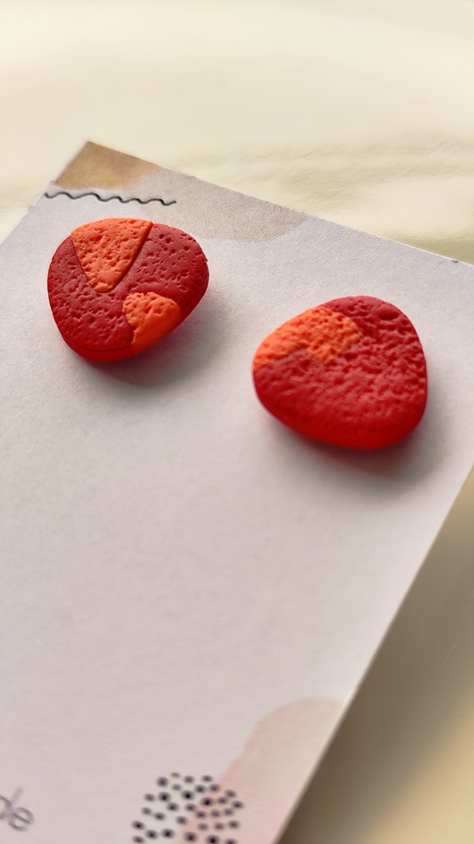 kolczyki z masy plastycznej Kolczyki panterka zwierzęce koralowe