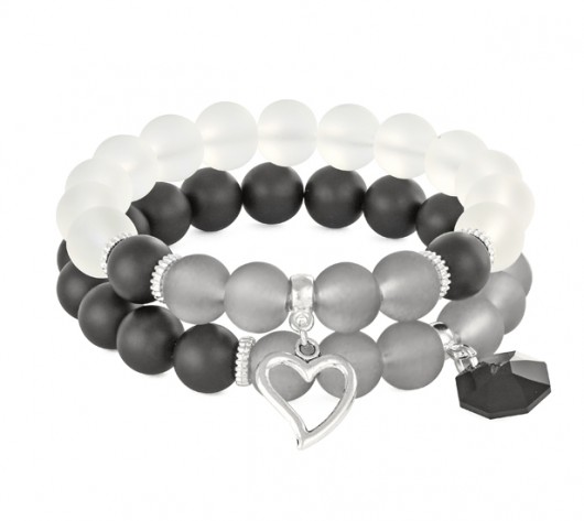 Blackstone, white & gray mat beads with pendants Lavoga