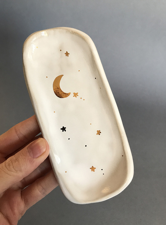 Ceramiczny wąski talerzyk z księżycem ELEMTHEBRAND