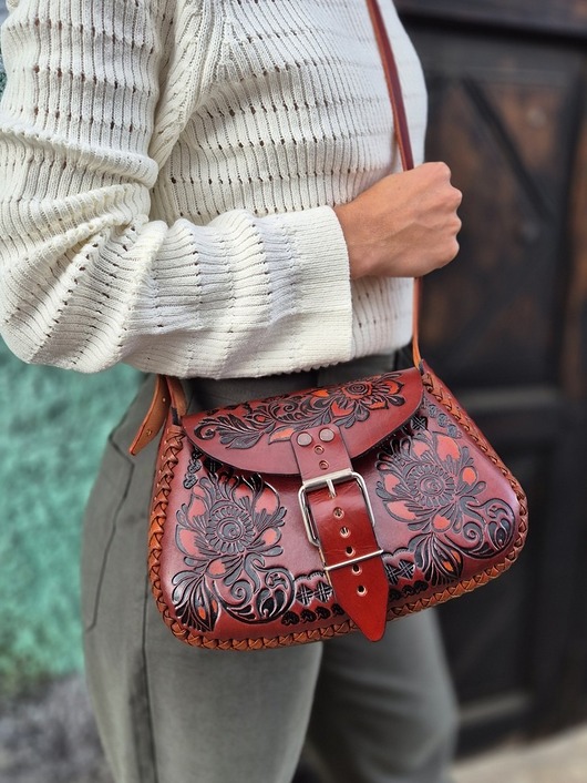 torby na ramię Torebka skórzana Folklora brązowa kwiaty ręcznie robiona