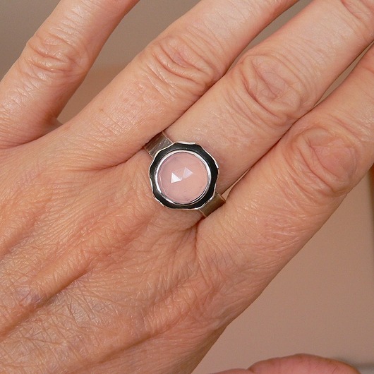pierścionki srebrne Pierścionek - różowy agat w falbankach-