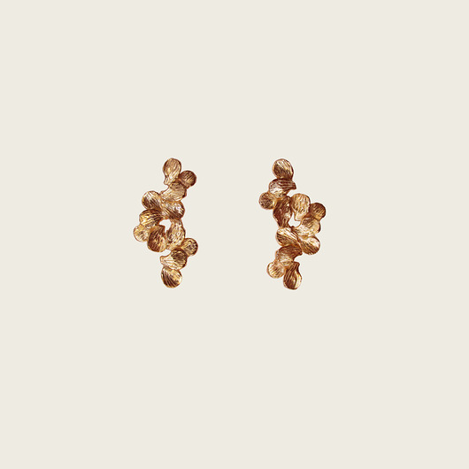 Złote kolczyki z płatków- Jabłonka KOS jewellery