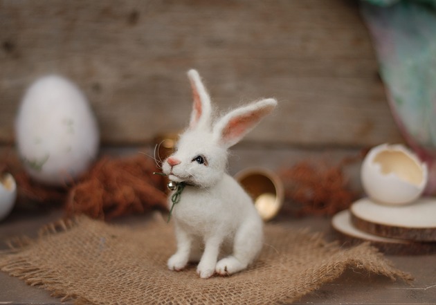 figurki i rzeźby Biały Króliczek I