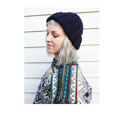 czapki damskie Granatowa  czapka beanie z wełną