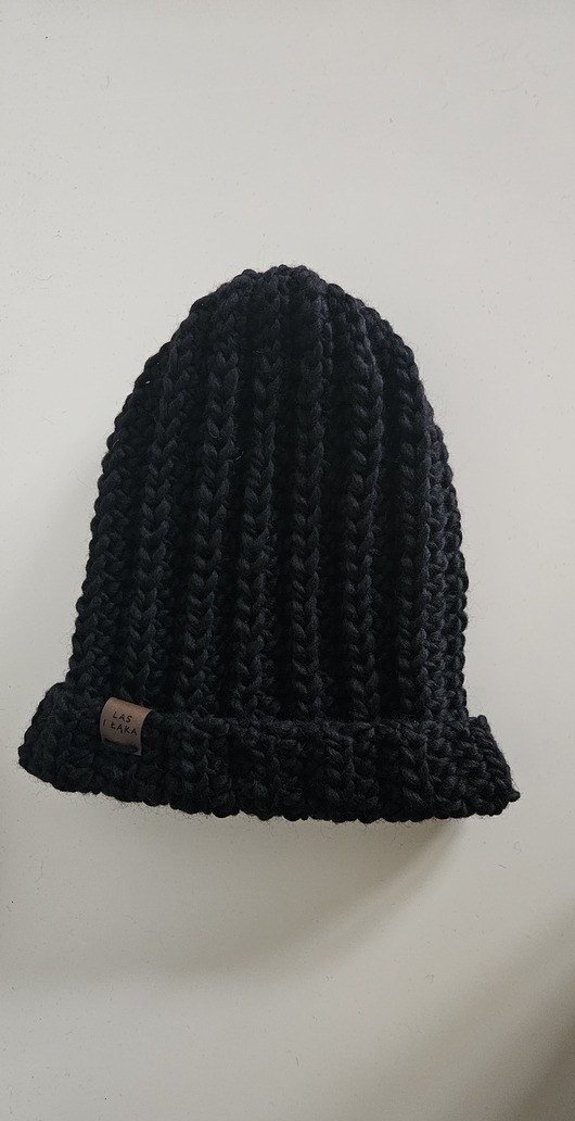 czapki damskie Czapka wełniana w kolorze czarnym