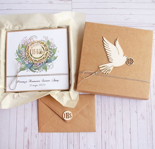 kartki na komunię Kartka, personalizacja, pudełko, koperta : KONWALIE :  ihs