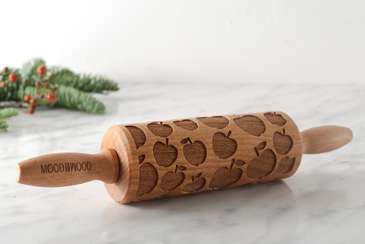 JABŁUSZKA - MINI grawerowany wałek do ciasta MOODFORWOOD Studio