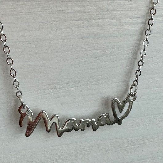 srebrne naszyjniki Naszyjnik srebrny z napisem mama na prezent