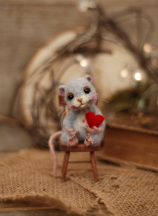 figurki i rzeźby Zakochana Mysz -mini