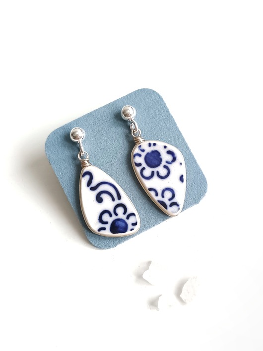 kolczyki ceramiczne Kolczyki ceramiczne w kobaltowe kwiaty
