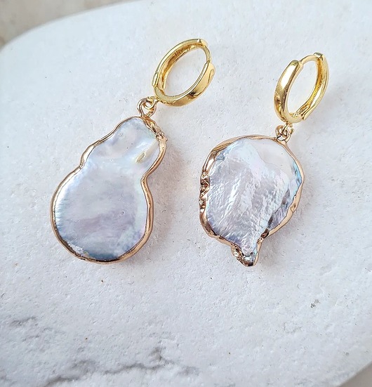 kolczyki pozłacane PEARL DROPS- złote kolczyki z perłami