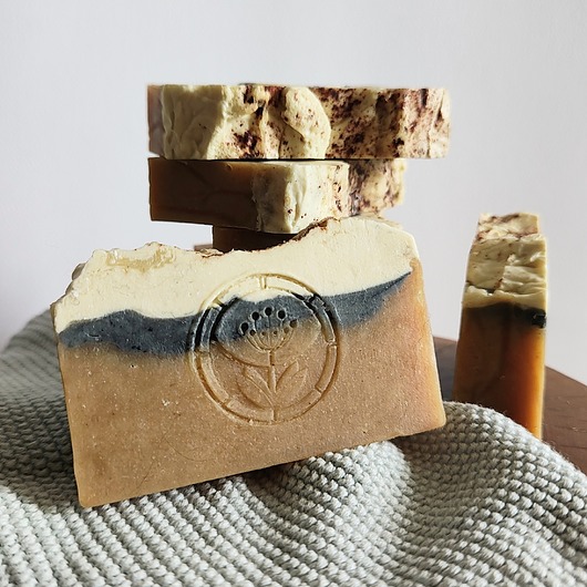 mydło w kostce Mydło rzemieślnicze ekstra nagietkowe z węglem aktywnym