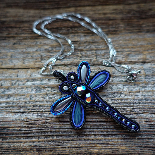 wisiory Ważka - naszyjnik soutache