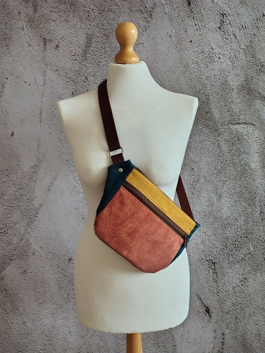 saszetka nerka Damska nerko-torebka.