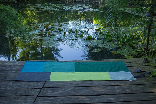 THE RELAXATION MAT - multifunkcjonalna zielona mata patchworkowa The Waste
