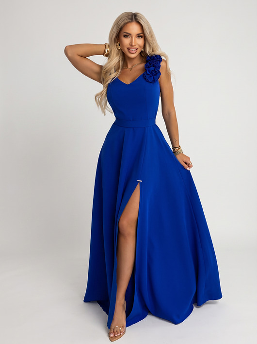 sukienki maxi damskie 643-8 Elegancka wieczorowa suknia maxi z rozcięciem i różami - chabrowa