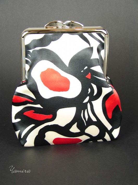 Etui :: red & black :: yamira