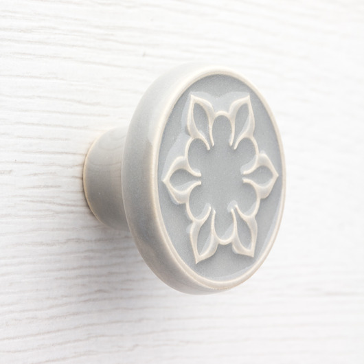 gałki do mebli Gałka do mebli jasnoszara wz.2