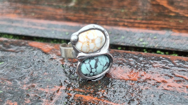 pierścionki - różne Biel z błękitem - pierścionek regulowany