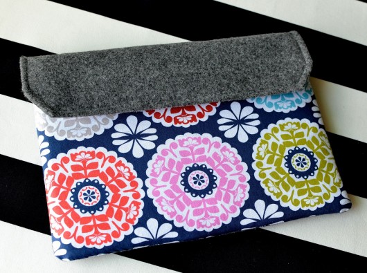 Rosettes. Etui na tablet / kopertówka. Maja Allure