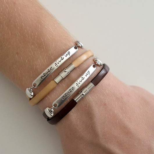 bransoletki skórzane NEVER GIVE UP 2 bransoletki dla pary