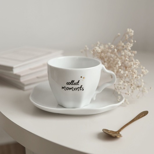 filiżanki Asymetryczna filiżanka 200 ml ze spodkiem  - Collect moments ZŁOTE GWIAZDKI
