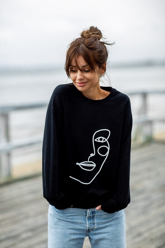 bluza bez kaptura damska Bluza z nadrukiem-czarna(B-167)