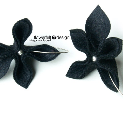 Black FlowerFelt Design