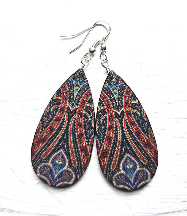 kolczyki drewniane W deszczu stoję